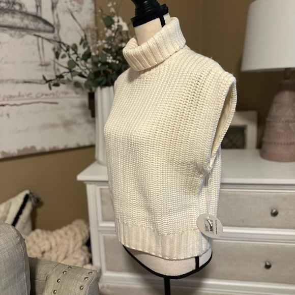 NWT | STAUD ‘Bette’ Sweater in Ivory - Picture 6 of 15
